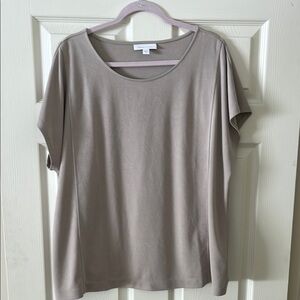 Pure Jill sand washed short sleeve top.